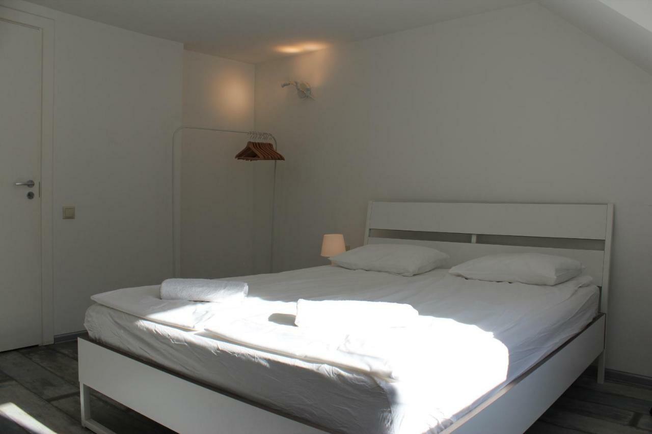Three-Bedroom Apartment On Peldu 19 Riga Exterior foto