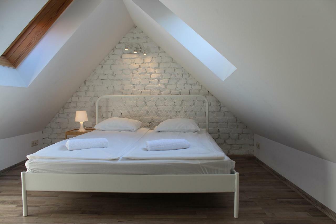 Three-Bedroom Apartment On Peldu 19 Riga Exterior foto